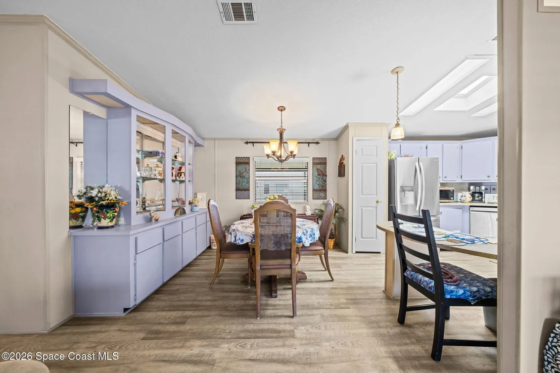 Photo of 602 N Dolphin Circle