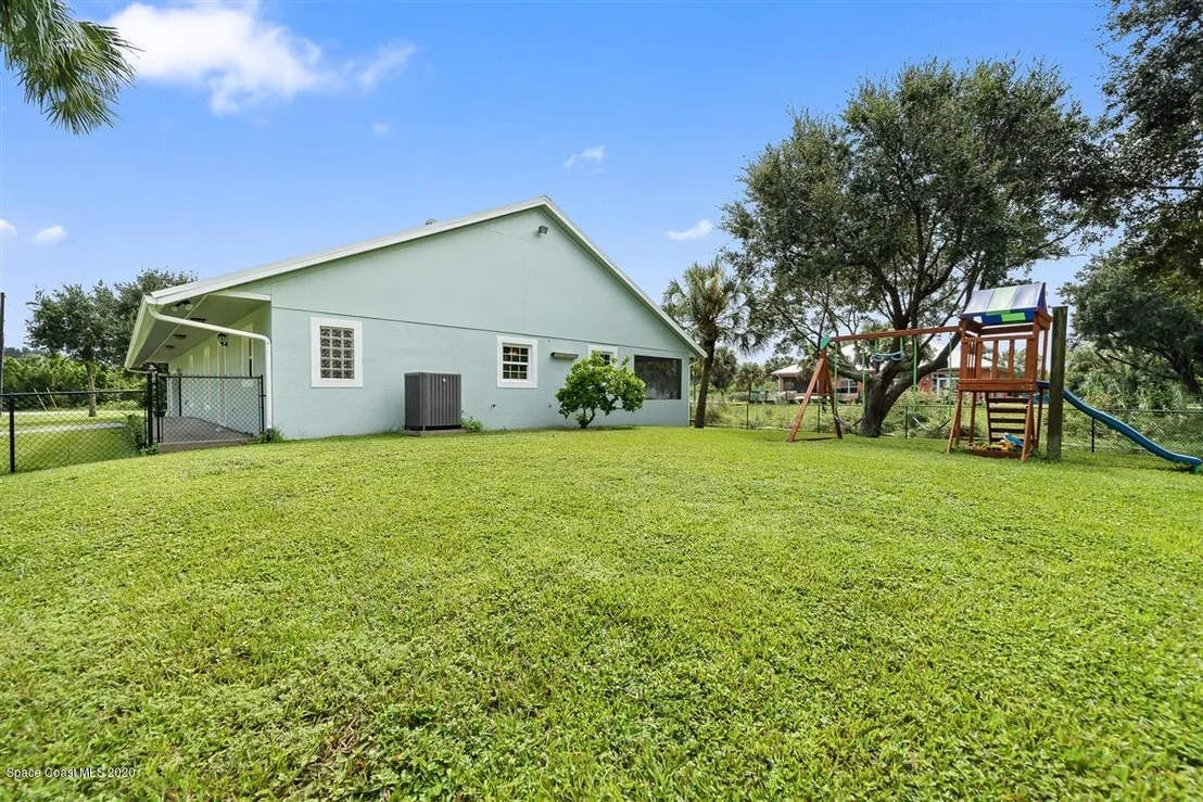 Photo of 4901 Evinrude Road