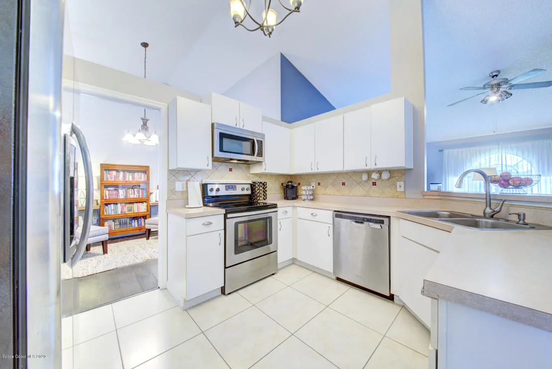 Photo of 2380 High Ridge Road