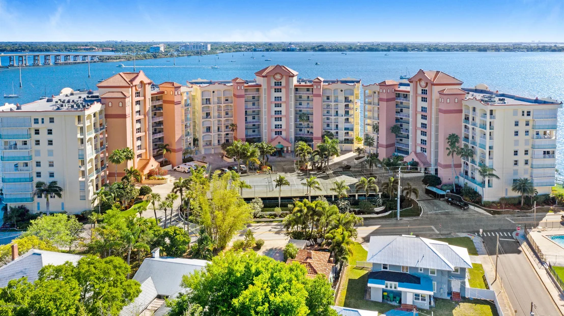 Photo of Unit 304 at 102 Riverside Drive