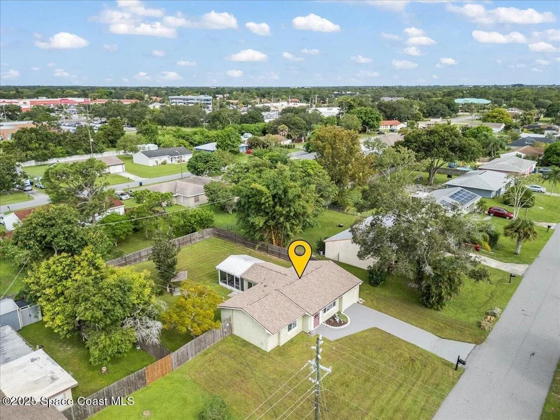 Photo of 712 Brevity Avenue NE