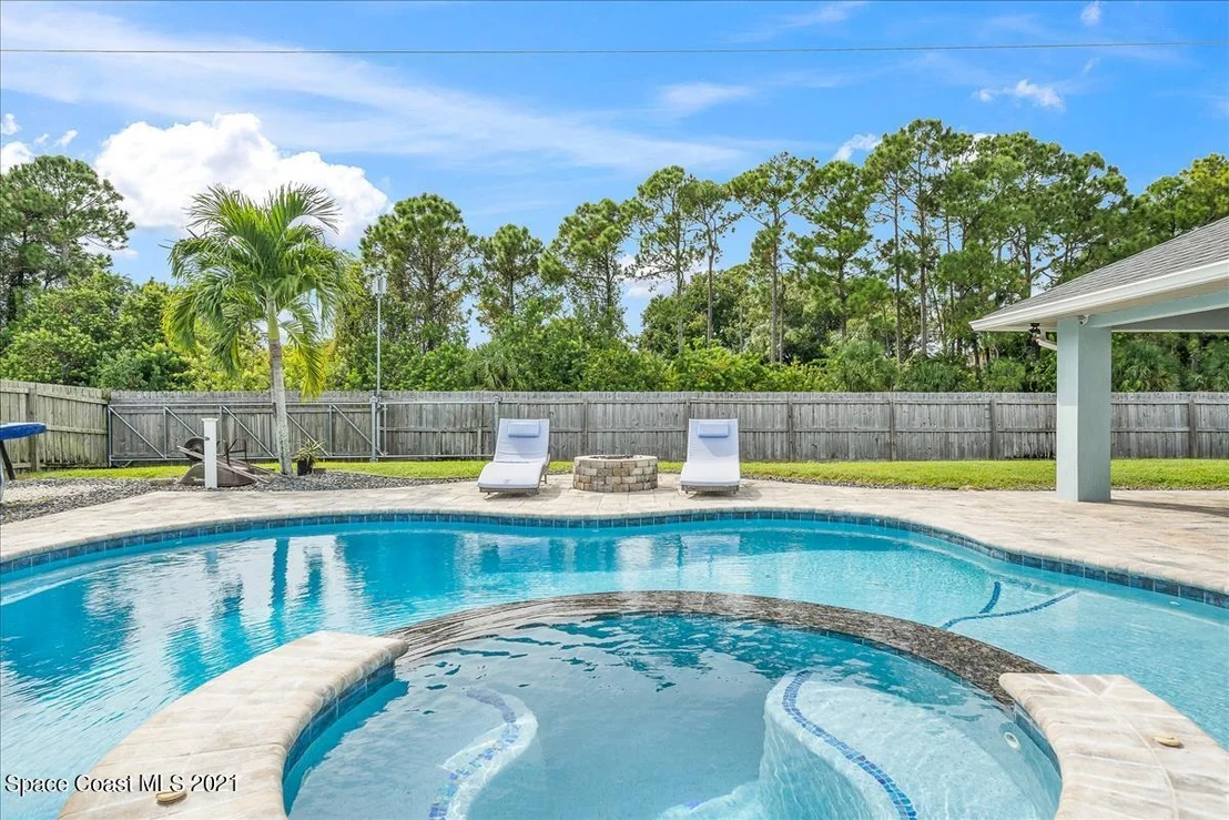 Photo of 1035 Jacaranda Circle