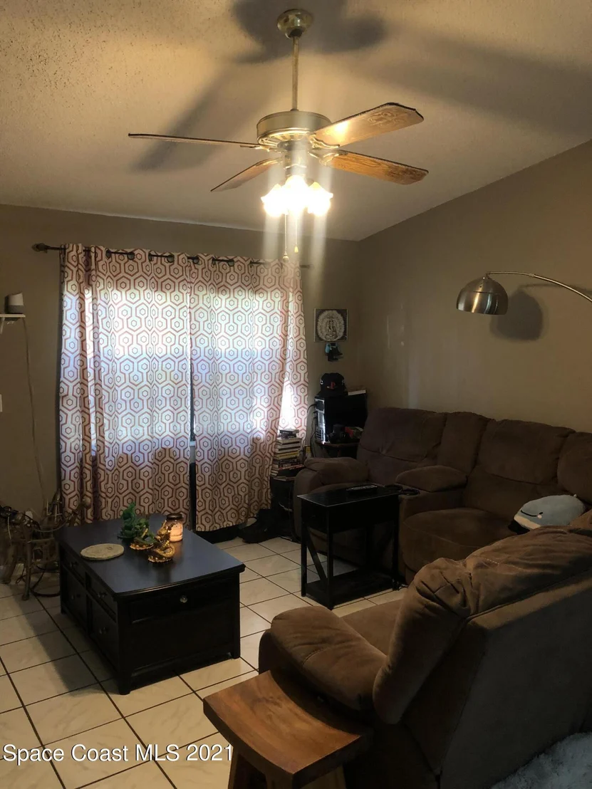 Photo of 812 Jasmine Drive