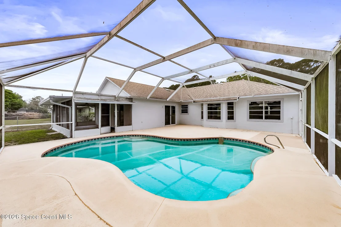 Photo of 220 Lanack Road SE