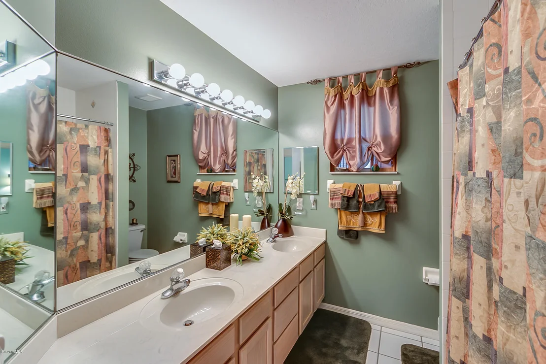Photo of 969 Somerset Lane