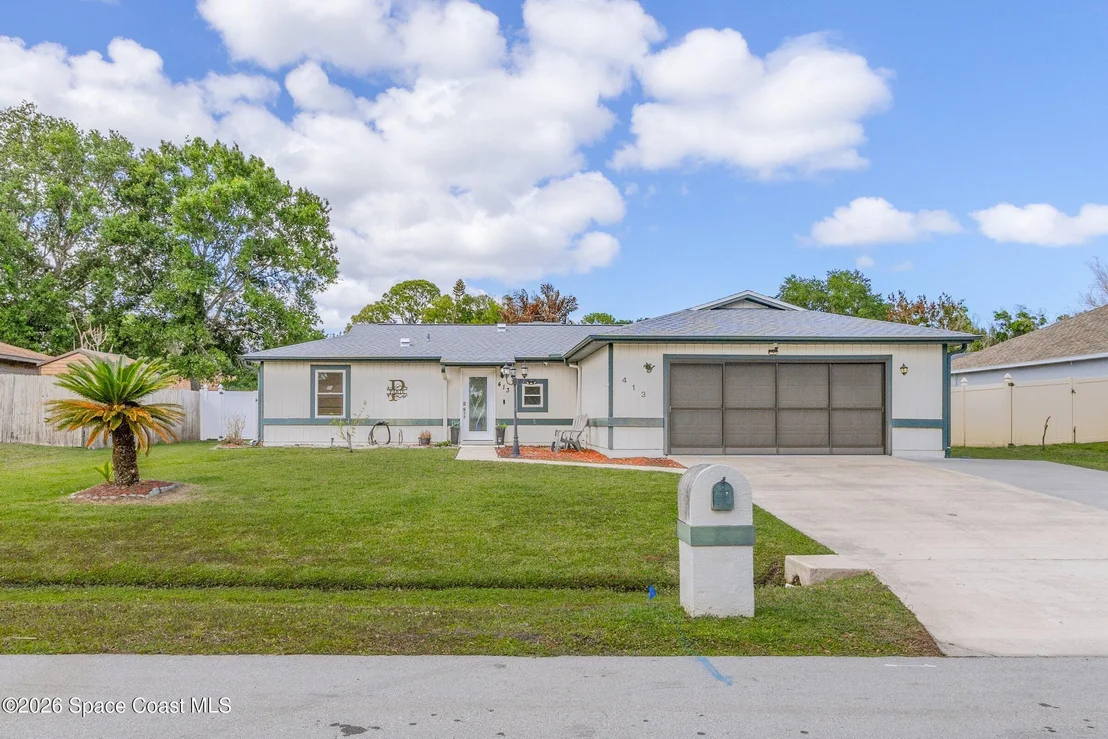 Photo of 413 Orlov Road NW