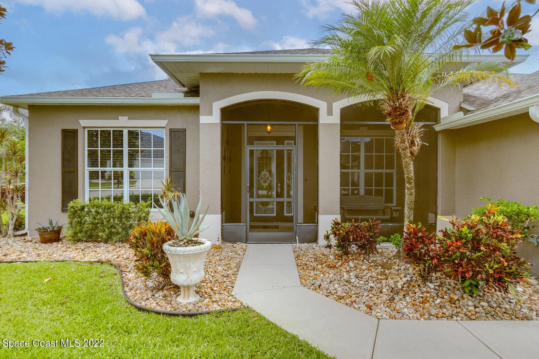 Photo of 4627 Alamanda Drive