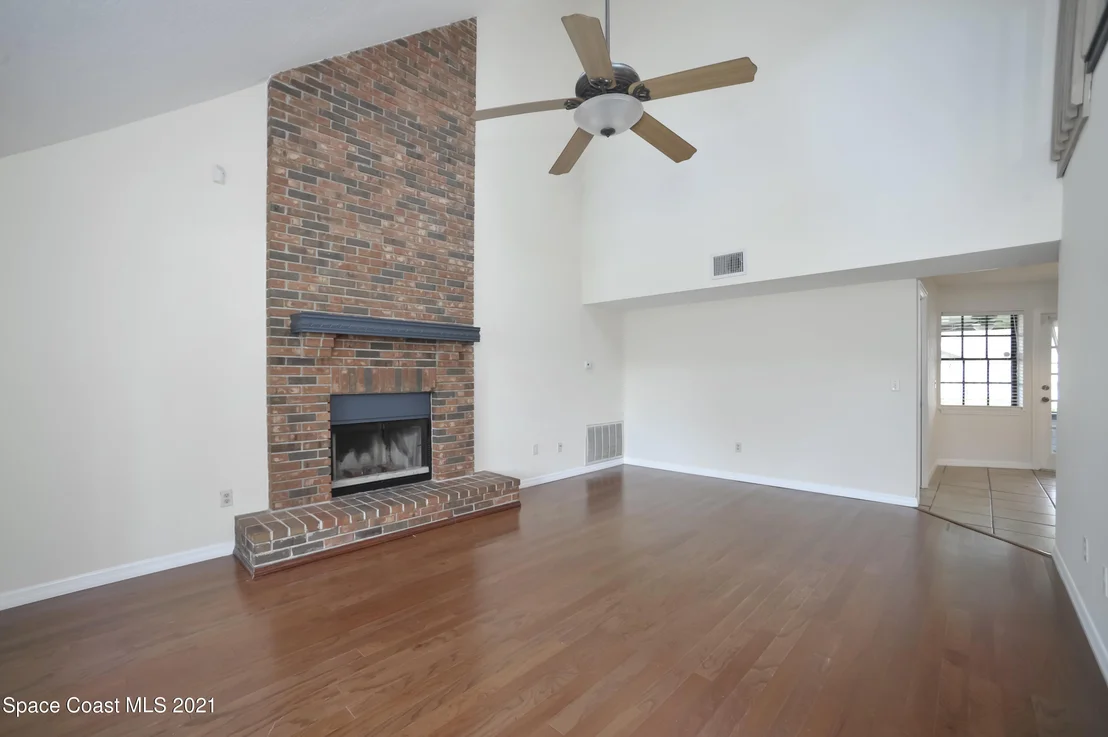 Photo of 986 Whisperpine Drive
