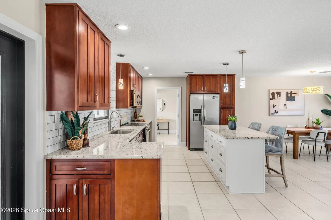 Photo of 213 River Road