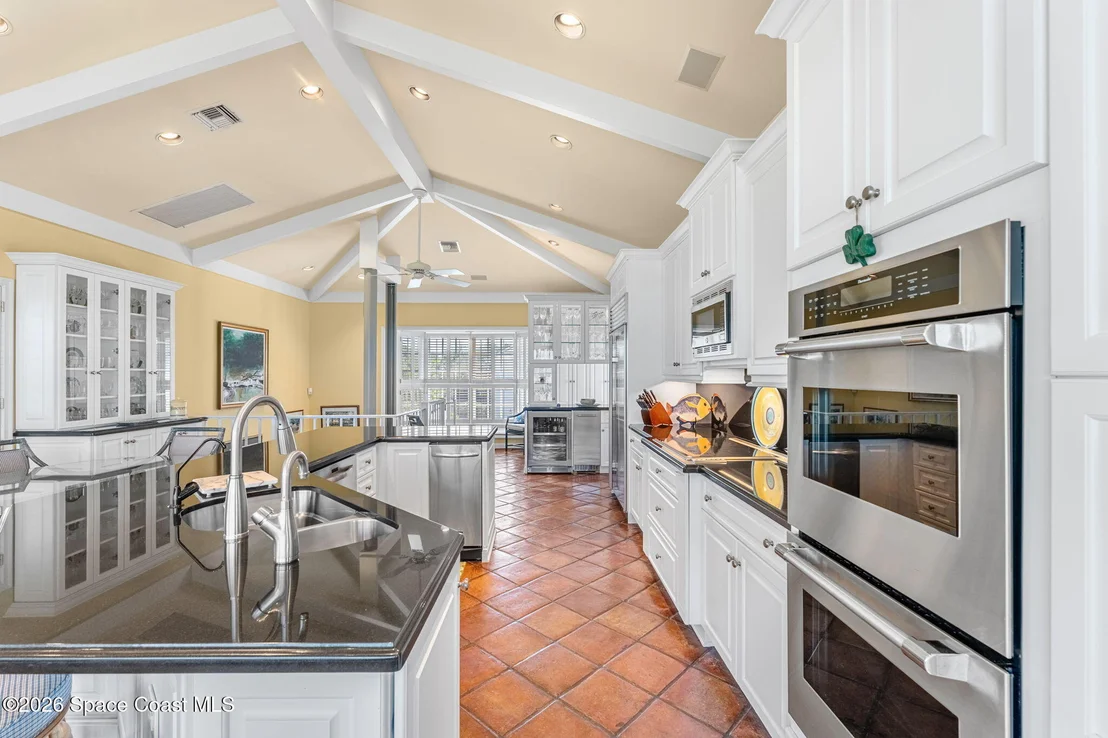 Photo of 680 Ocean Road