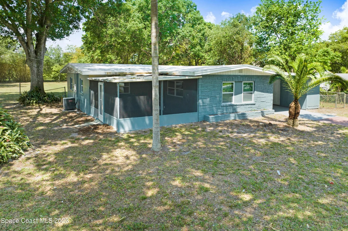 Photo of 5720 Travis Street