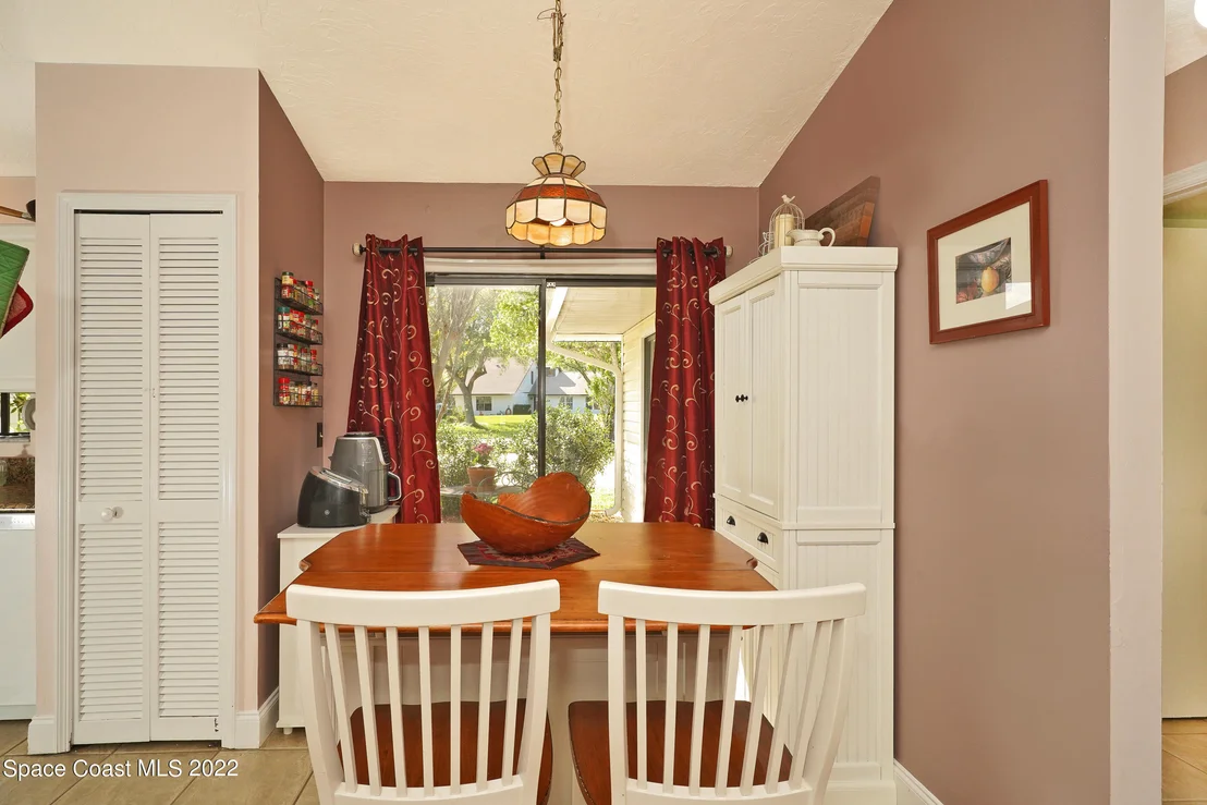 Photo of 1814 Oak Drive N
