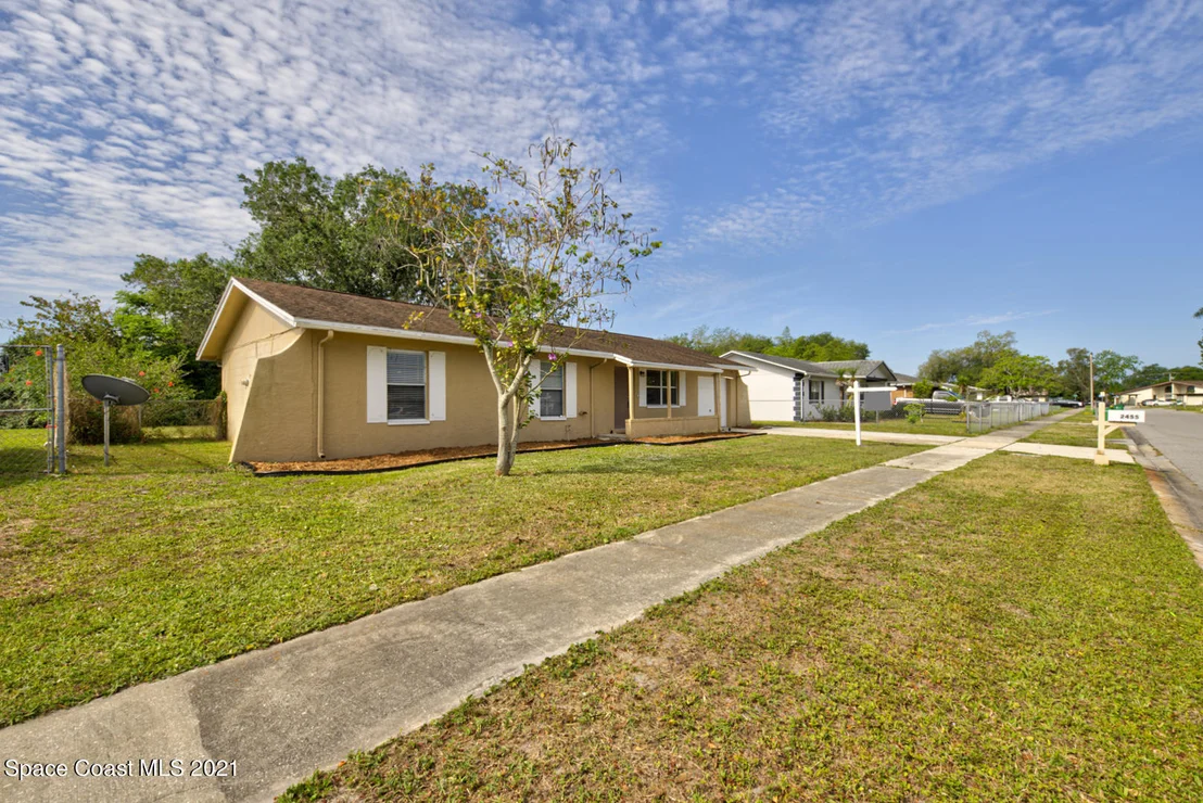 Photo of 2455 Mercury Drive