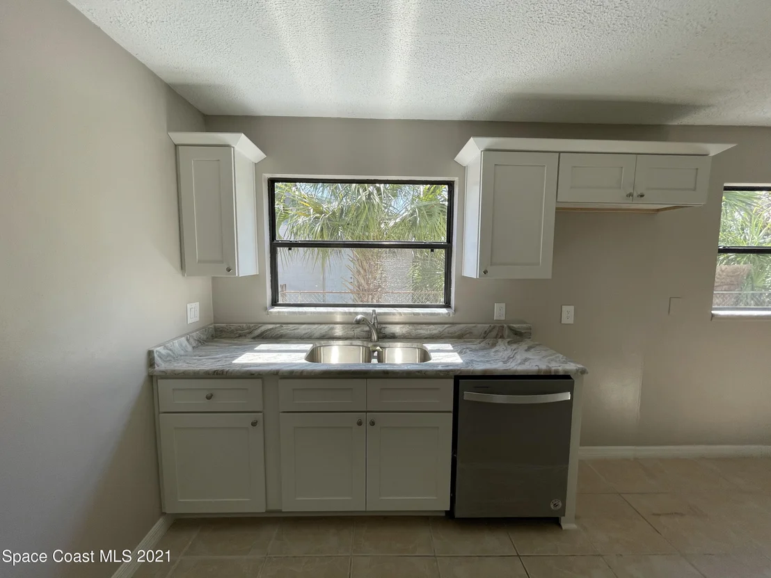 Photo of 3220 Ideal Avenue NE