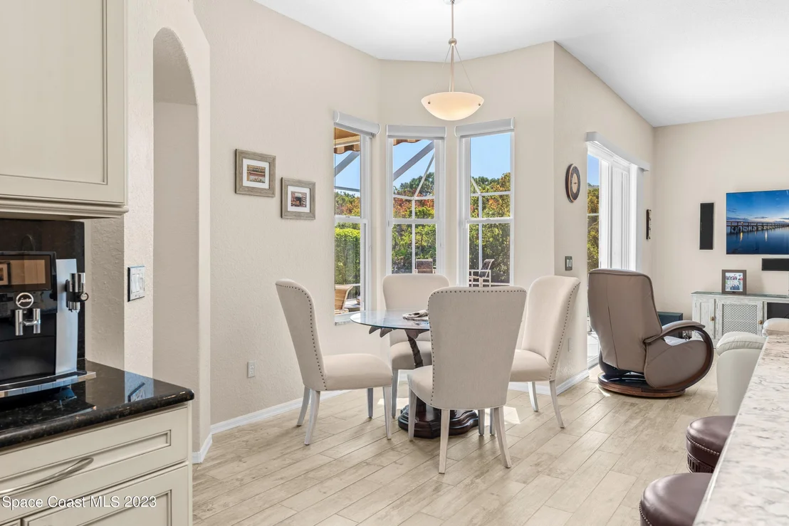 Photo of 665 Carriage Hill Road