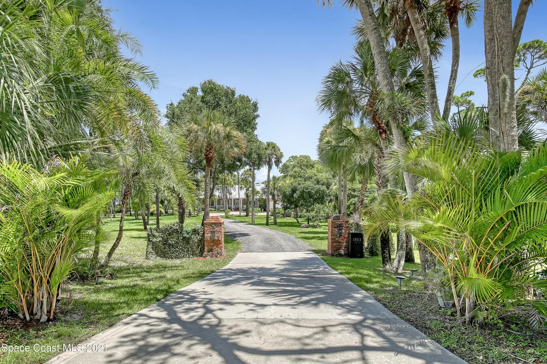 Photo of 1913 Pineapple Avenue