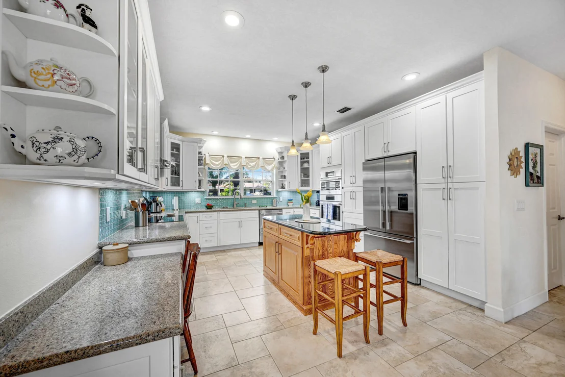 Photo of 225 Ormond Drive S