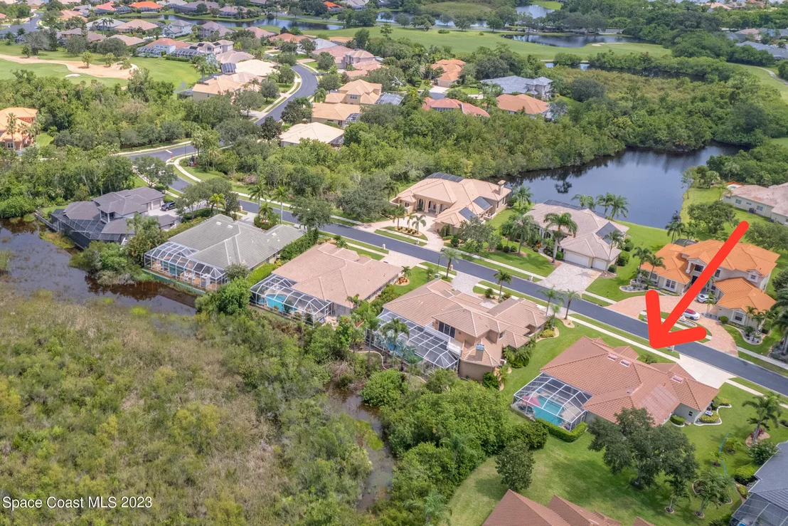 Photo of 844 Chatsworth Drive