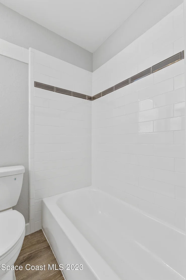 Photo of 1044 Myrtle Lane