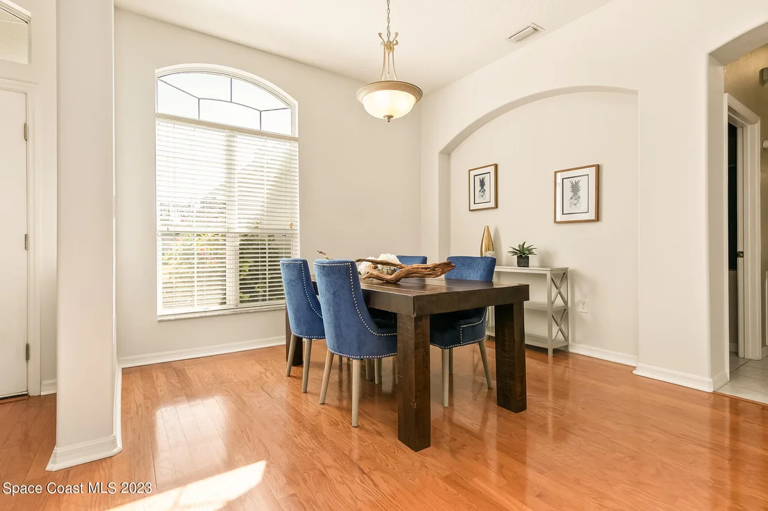 Photo of 6037 Arlington Circle