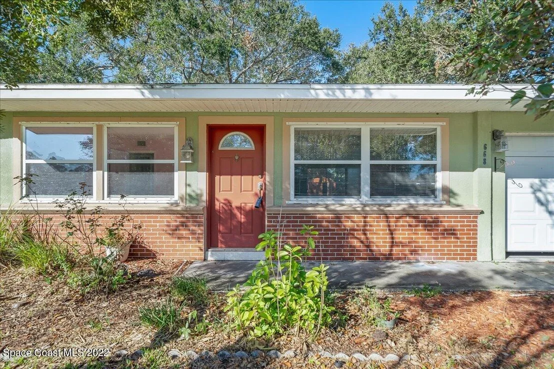 Photo of 668 Hampton Drive NE