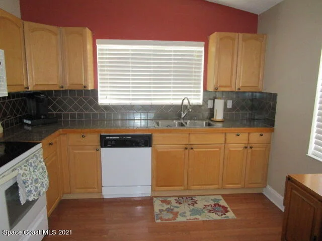 Photo of 1923 Elderberry Court NE