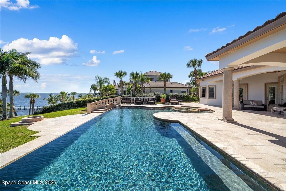 Photo of 671 Indian River Drive