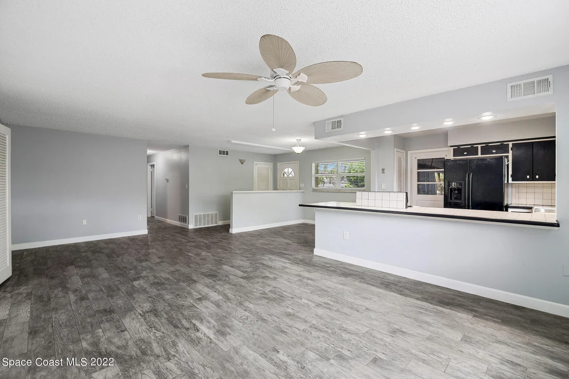 Photo of 104 Bahama Boulevard