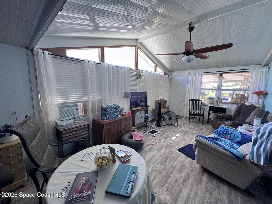 Photo of 858 Pecan Circle