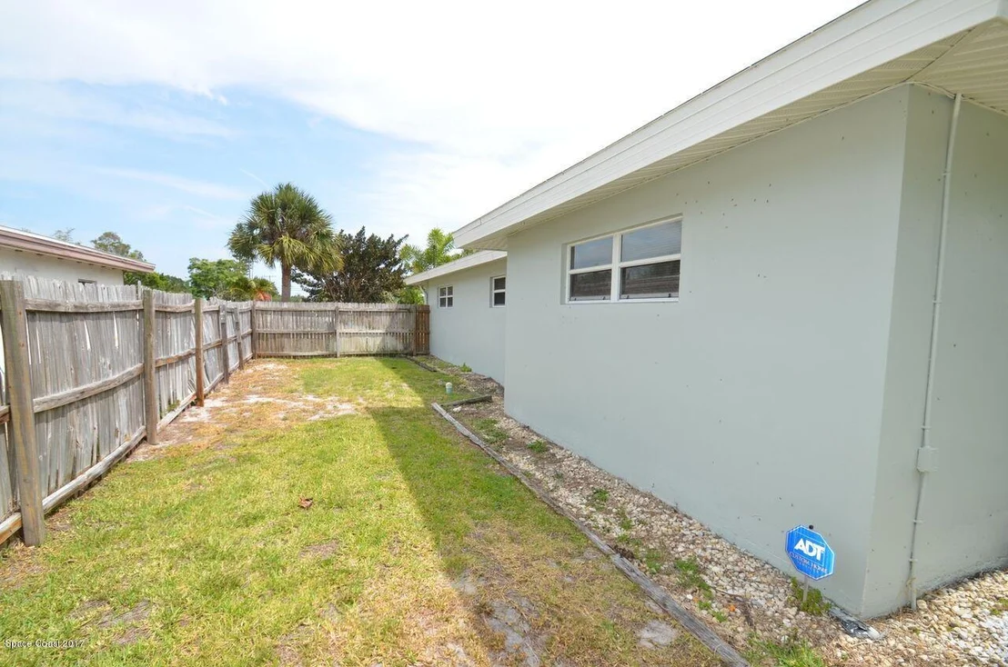 Photo of 1138 Pinetree Drive