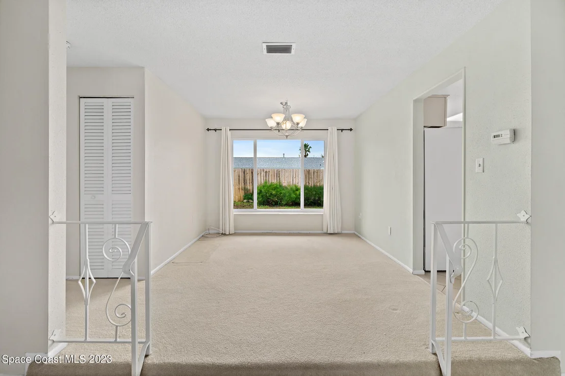 Photo of 909 Kings Post Road