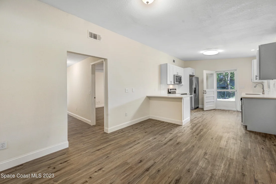 Photo of 5720 Travis Street