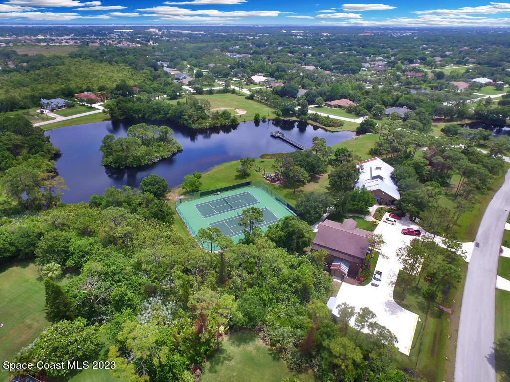 Photo of 4380 Canard Road