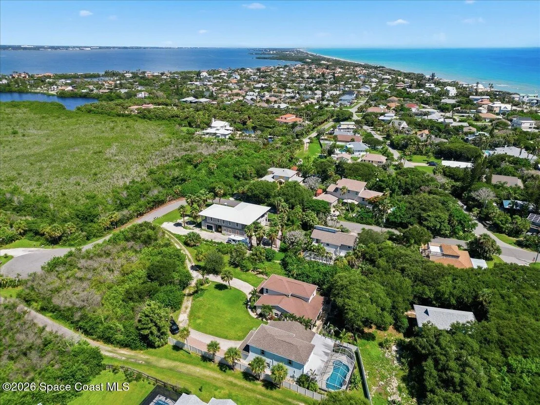 Photo of 195 River Drive