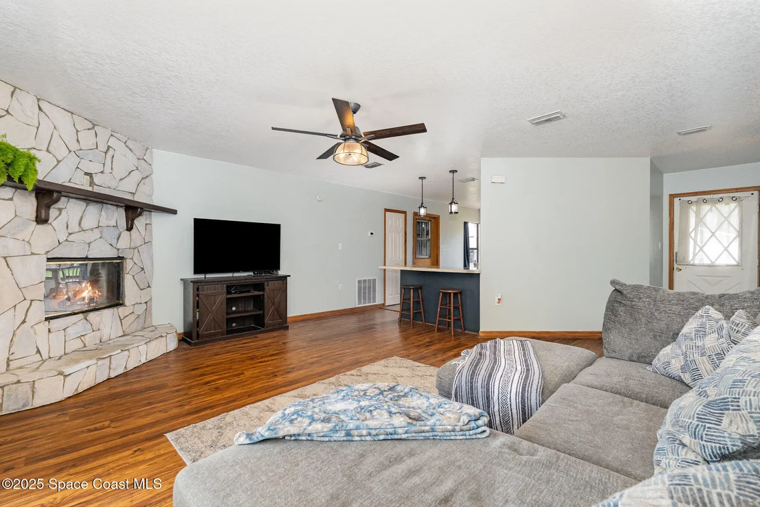Photo of 5170 Everett Street