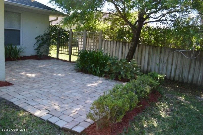 Photo of 869 Shoshone Lane