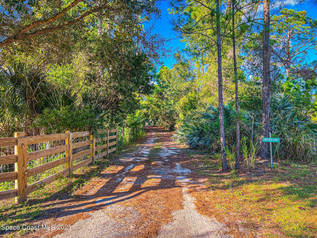 Photo of 4570 Alix Lane