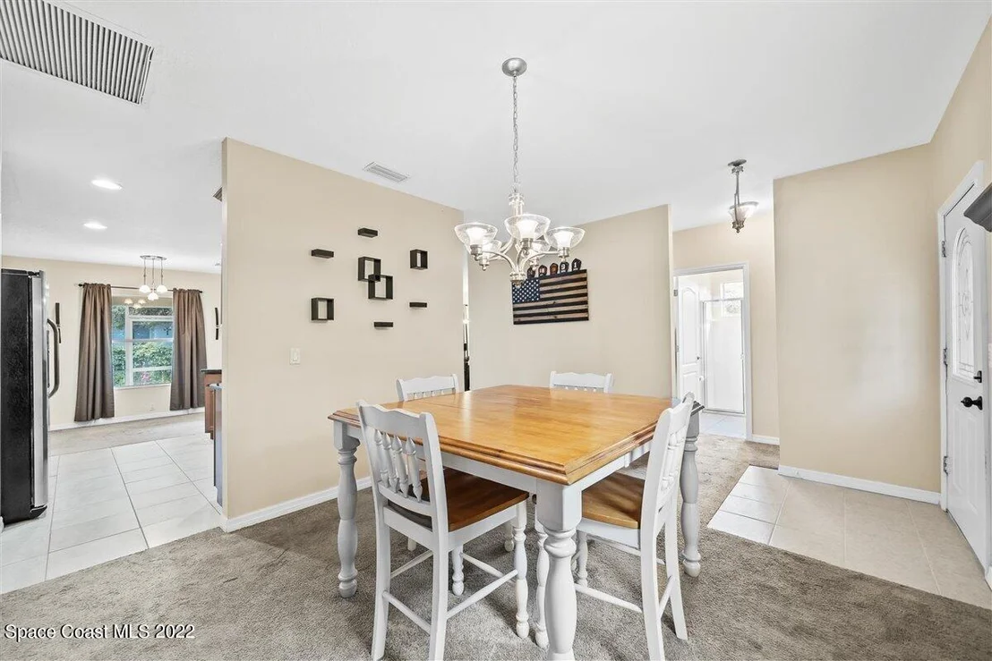 Photo of 6355 Angus Street