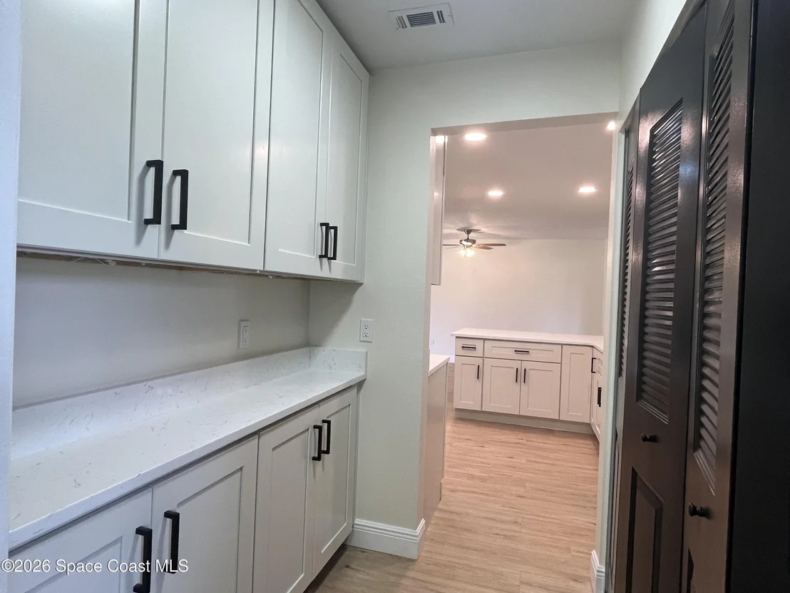Photo of 1171 Riviera Drive NE