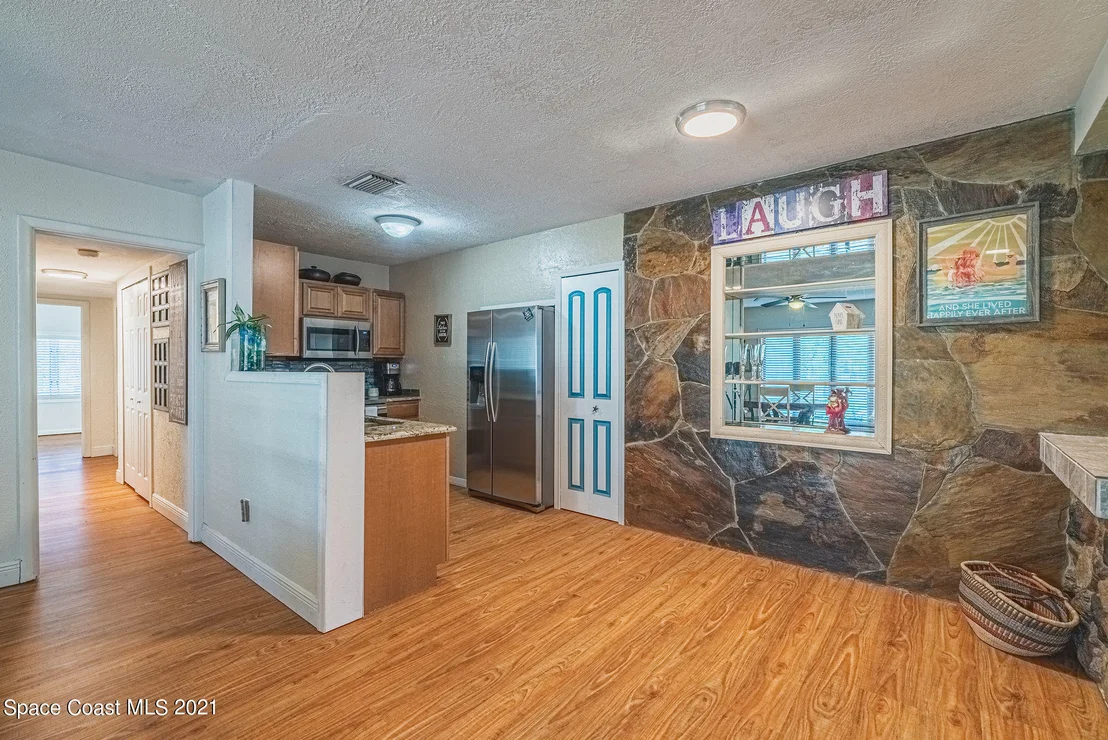 Photo of 1545 Echo Drive