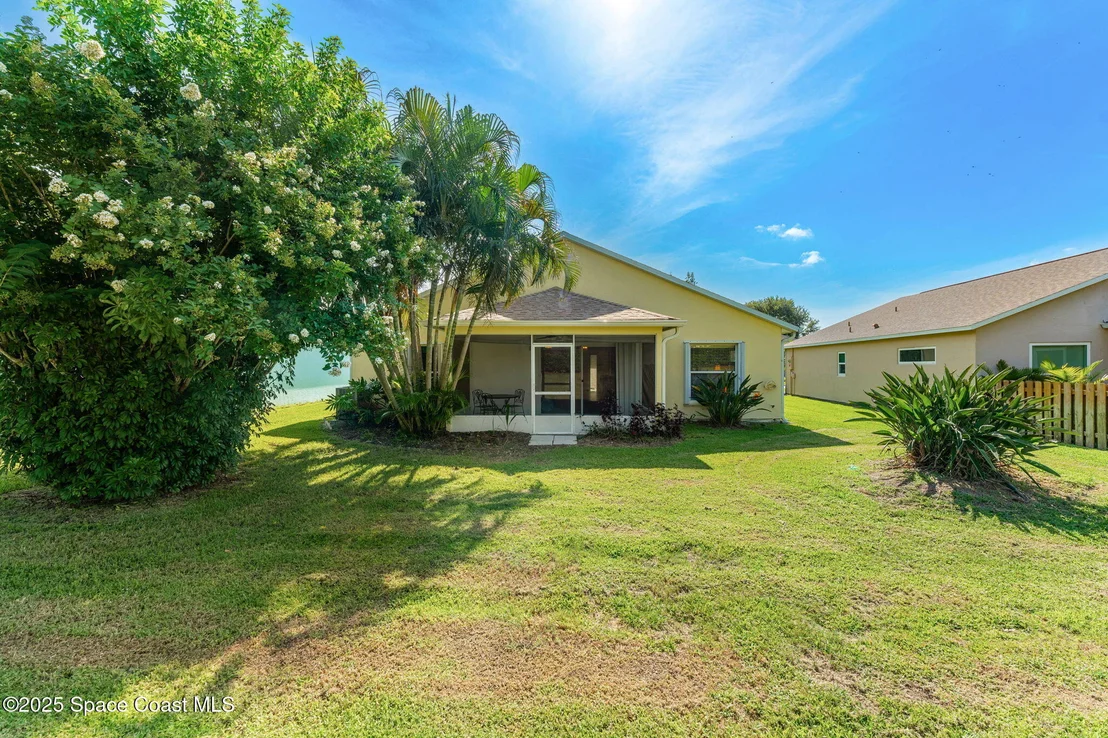 Photo of 926 Pine Creek Circle NE