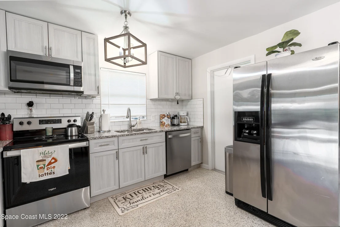 Photo of 2277 Lakeview Drive