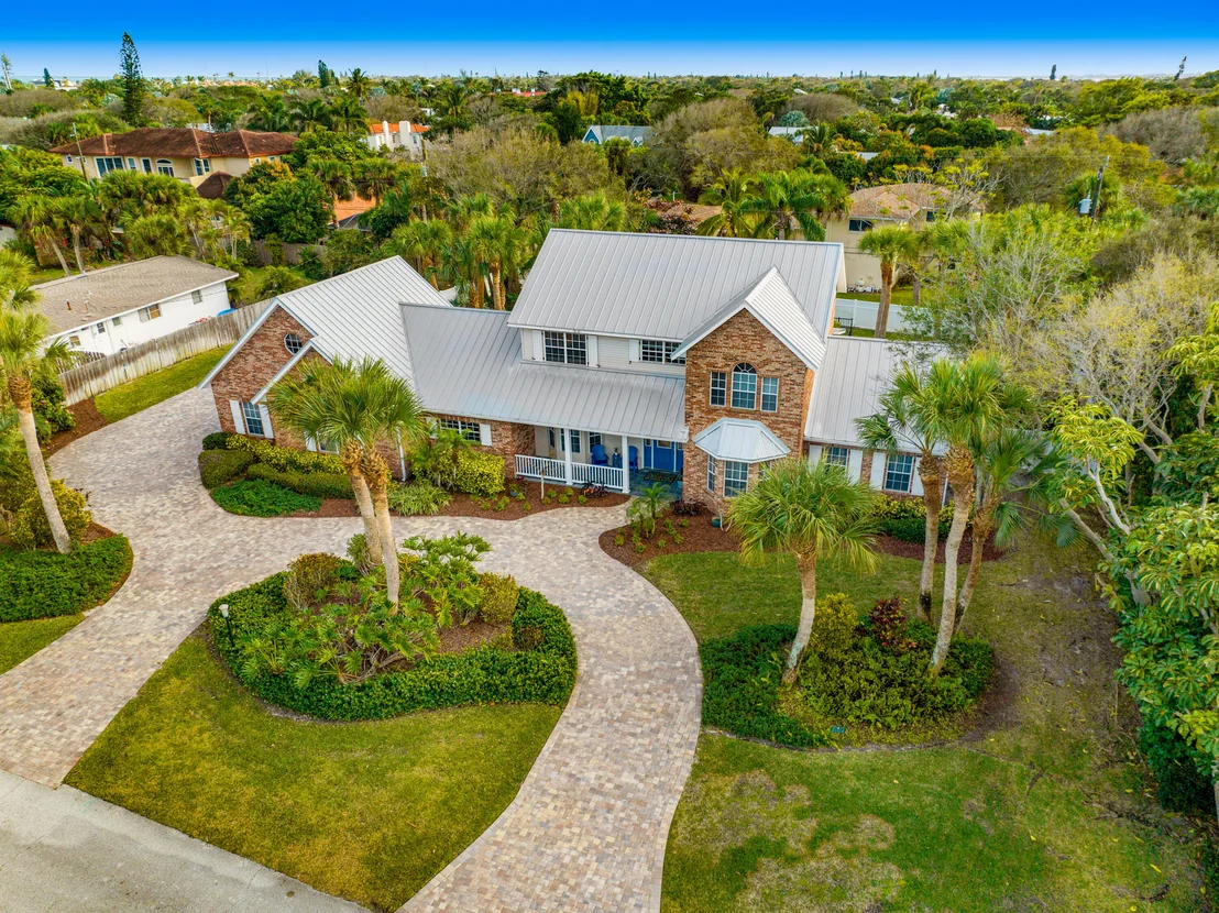 Photo of 225 Ormond Drive S