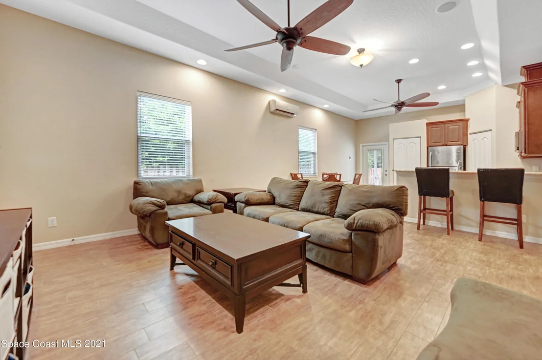 Photo of 5917 Newbury Circle