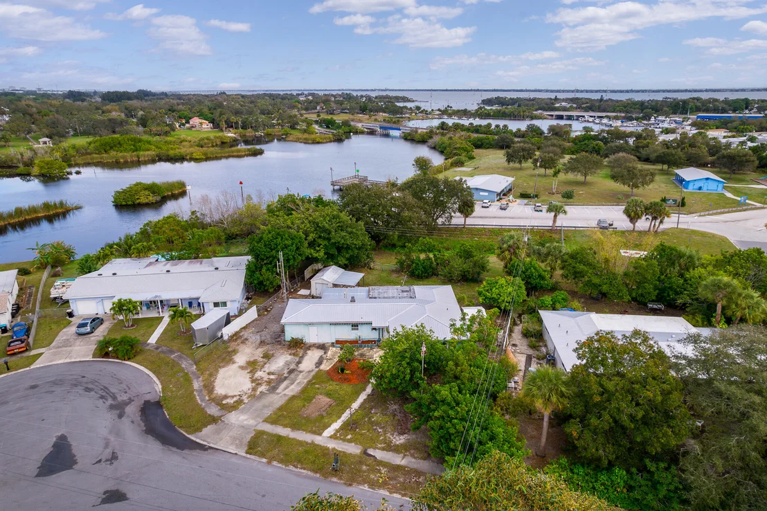 Photo of 2911 Sailfish Street NE
