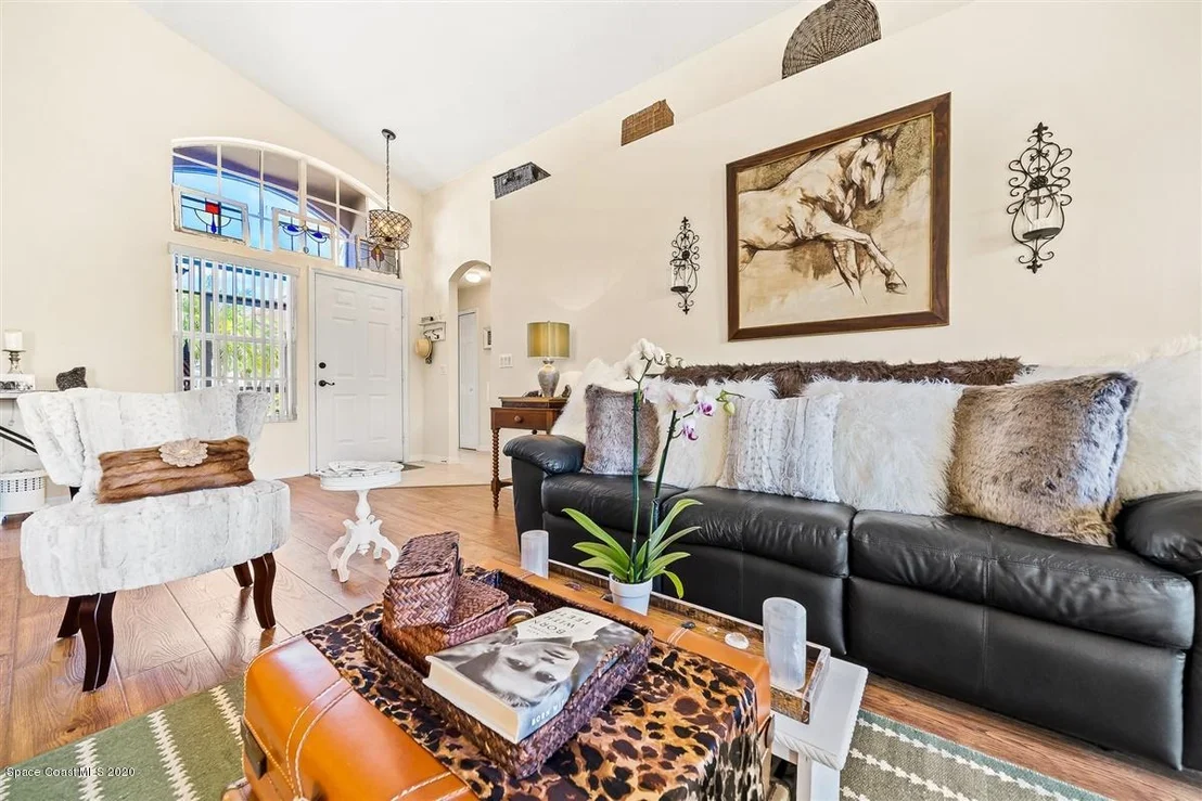 Photo of 2484 Addington Circle