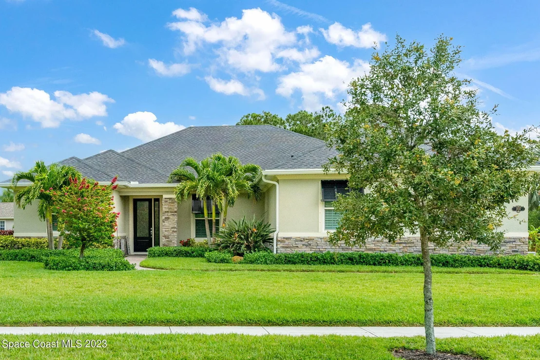 Photo of 2037 Windbrook Drive SE