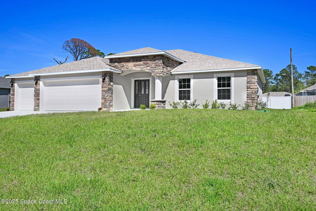Photo of 1089 Savery Road