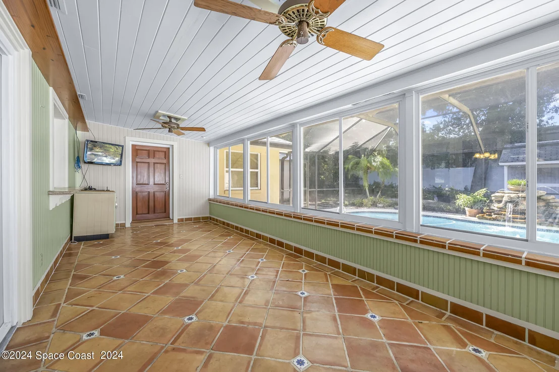Photo of 319 Howard Lane
