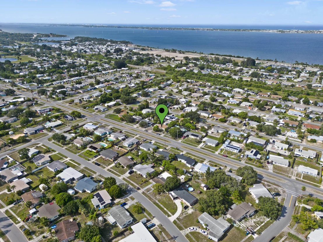 Photo of 939 Bianca Drive NE
